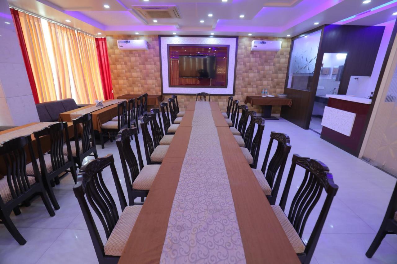 Hotel Sahib'S Red Carpet - The Family & Corporate Hotel Agra  Exterior foto