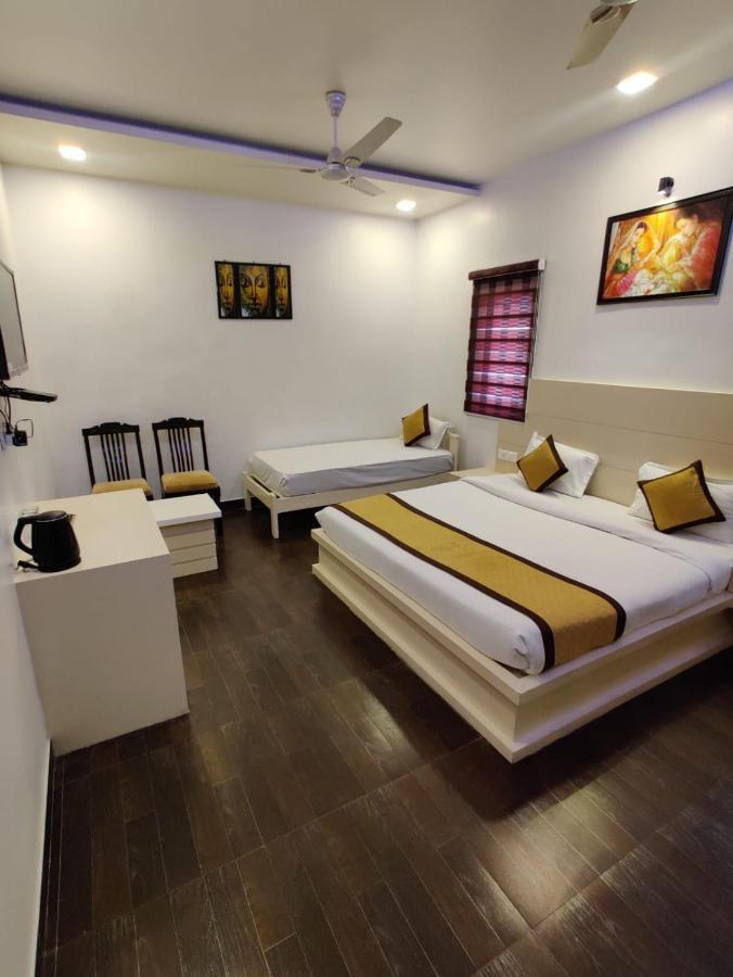 Hotel Sahib'S Red Carpet - The Family & Corporate Hotel Agra  Exterior foto