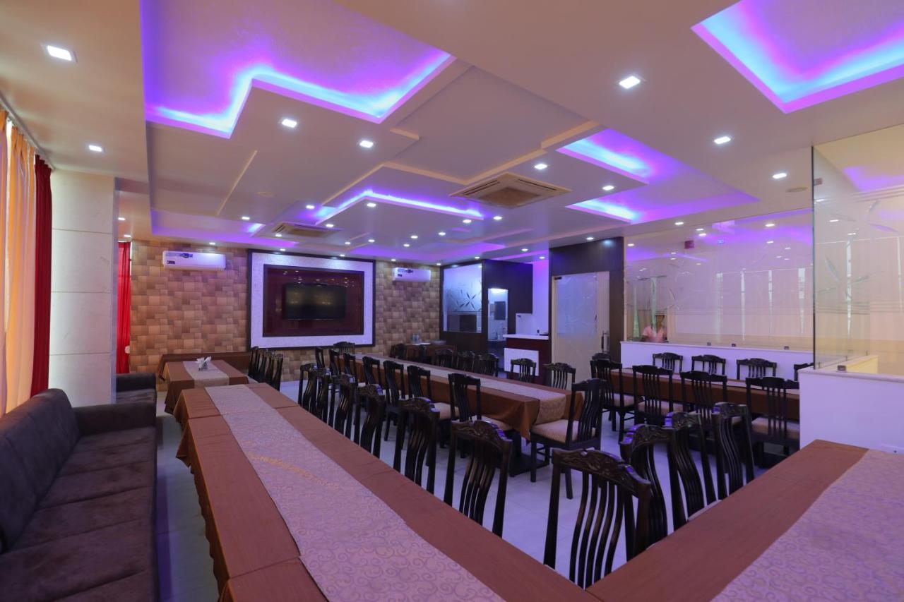 Hotel Sahib'S Red Carpet - The Family & Corporate Hotel Agra  Exterior foto